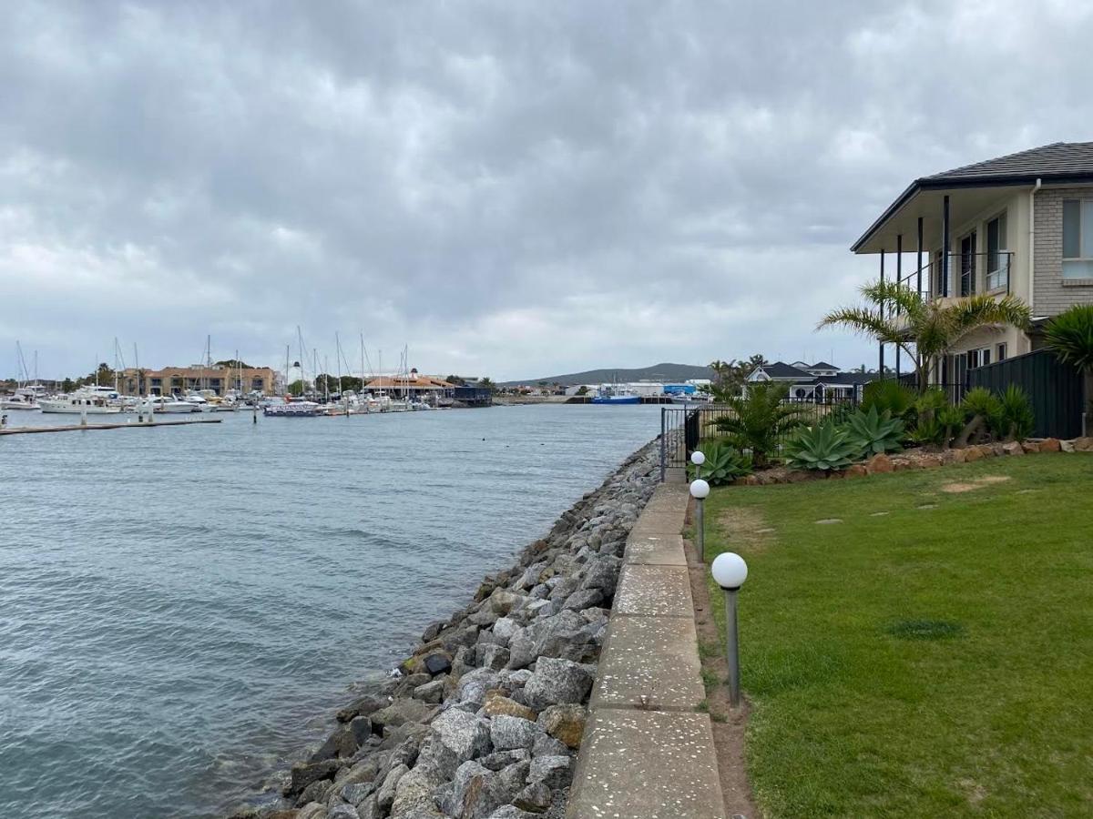 Port Lincoln Marina Waterfront Apartment Exterior photo